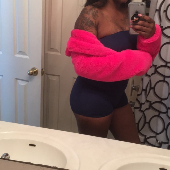 Fuzzy Crop Jacket - Picture 3 of 3